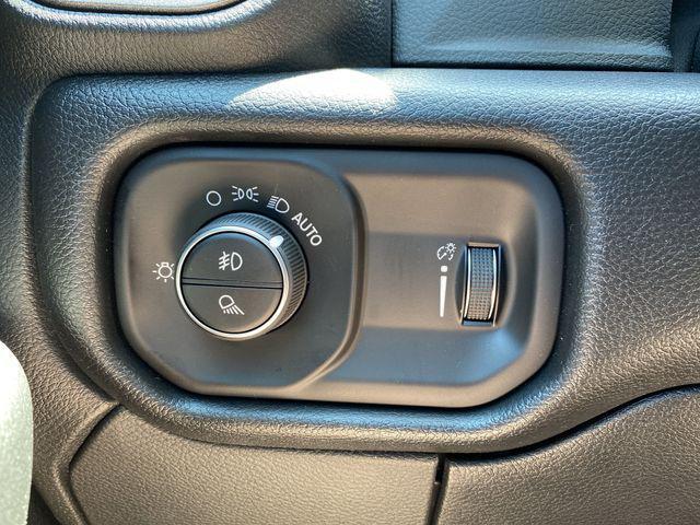 Photo of 2025 Diamond Black Crystal Pearlcoat RAM 2500