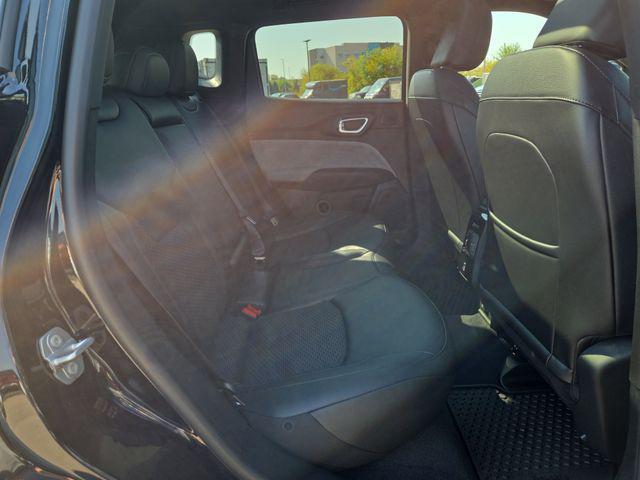Photo of 2025 Diamond Black Crystal Pearlcoat Jeep Compass