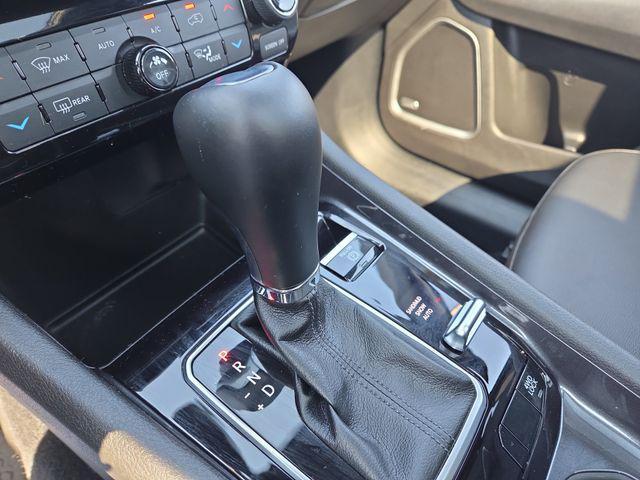 Photo of 2025 Diamond Black Crystal Pearlcoat Jeep Compass