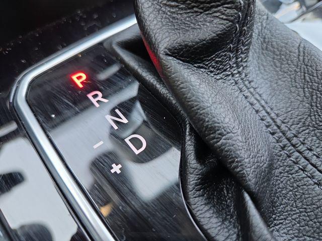 Photo of 2025 Diamond Black Crystal Pearlcoat Jeep Compass