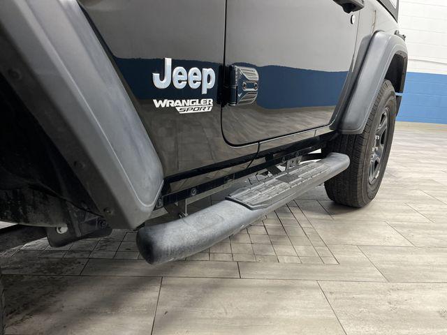 Photo of 2021 Black Clearcoat Jeep Wrangler