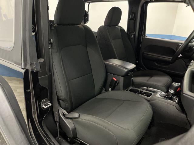 Photo of 2021 Black Clearcoat Jeep Wrangler