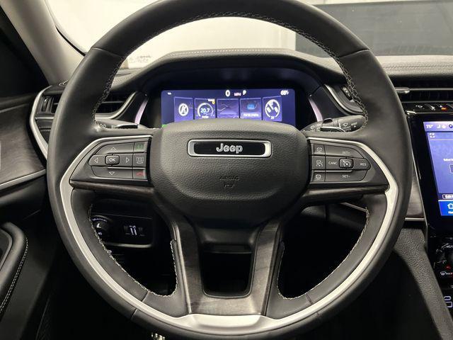 Photo of 2023 Bright White Clearcoat Jeep Grand Cherokee
