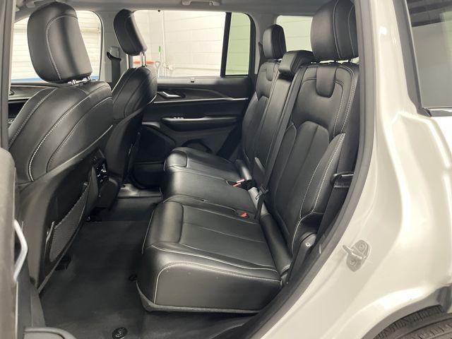 Photo of 2023 Bright White Clearcoat Jeep Grand Cherokee