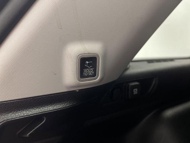 Photo of 2023 Bright White Clearcoat Jeep Grand Cherokee