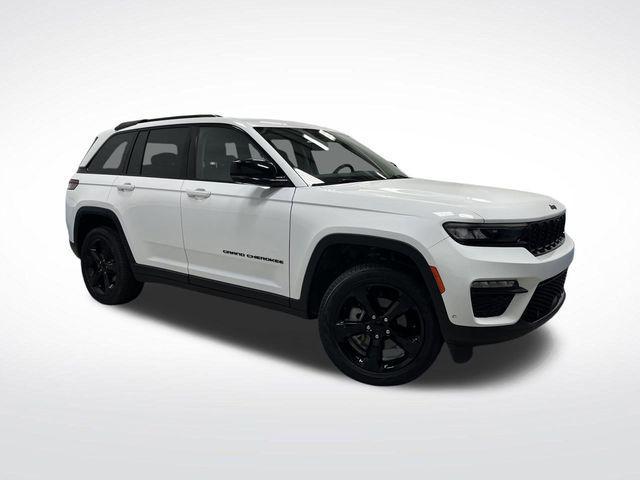 Photo of 2023 Bright White Clearcoat Jeep Grand Cherokee