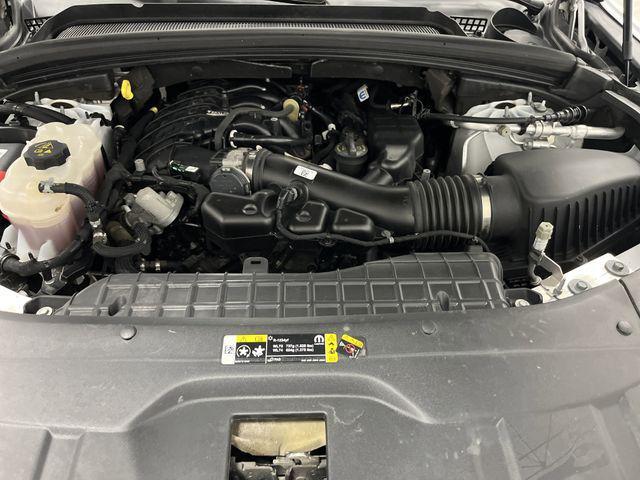 Photo of 2023 Bright White Clearcoat Jeep Grand Cherokee