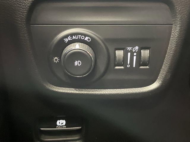 Photo of 2023 Bright White Clearcoat Jeep Grand Cherokee
