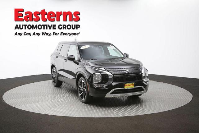 Photo of 2023 Black Mitsubishi Outlander