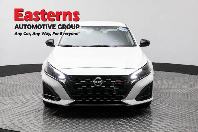 Photo of 2023 Pearl White Tricoat Nissan Altima