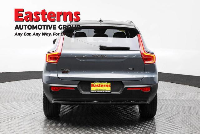 Photo of 2021 Thunder Grey Metallic Volvo XC40
