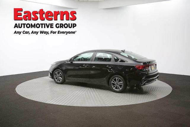 Photo of 2022 Aurora Black Kia Forte