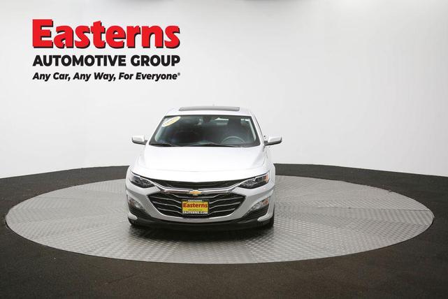 Photo of 2022 Silver Ice Metallic Chevrolet Malibu