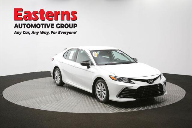 Photo of 2022 White Toyota Camry