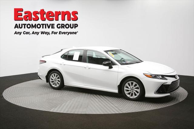Photo of 2022 White Toyota Camry