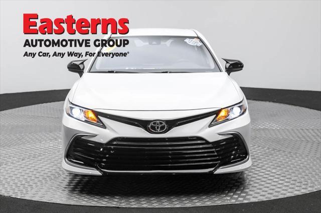 Photo of 2022 White Toyota Camry