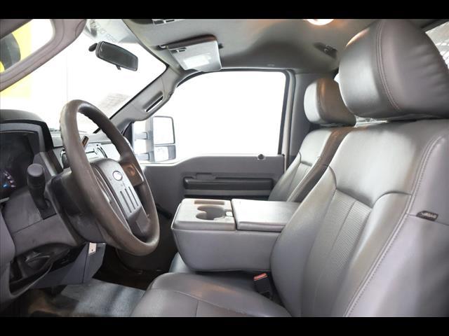 Photo of 2014 White Ford F-450