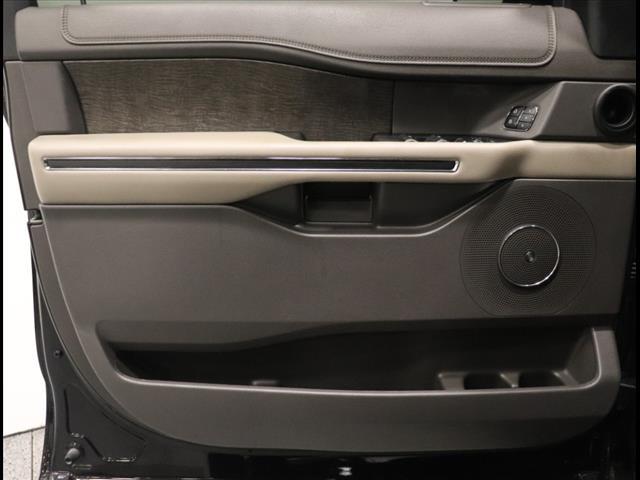 Photo of 2020 Black Ford Expedition