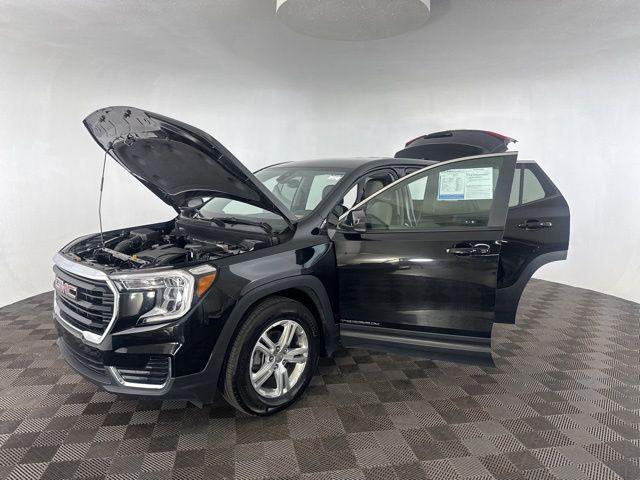 Photo of 2024 Ebony Twilight Metallic GMC Terrain