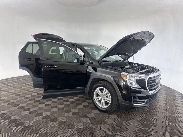 Photo of 2024 Ebony Twilight Metallic GMC Terrain
