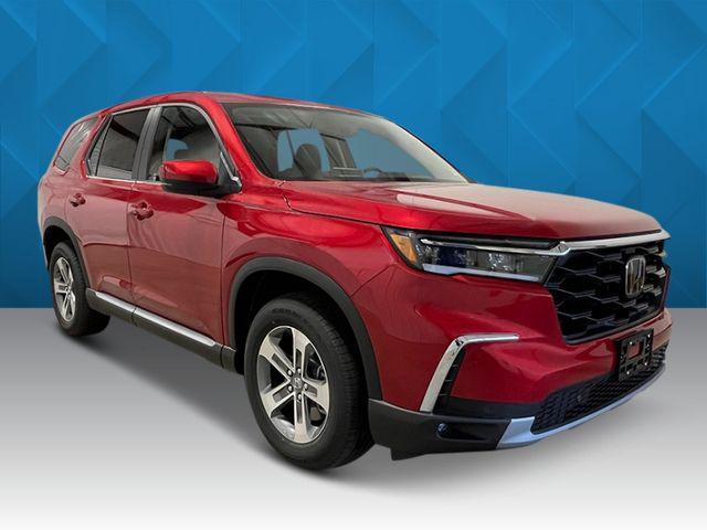 Photo of 2025 Radiant Red Metallic II Honda Pilot