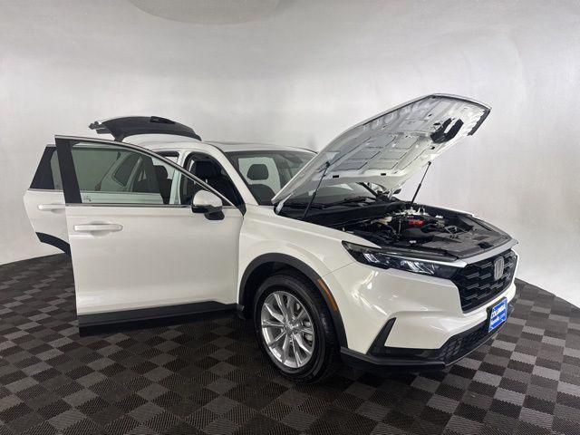 Photo of 2025 Platinum White Pearl Honda CR-V