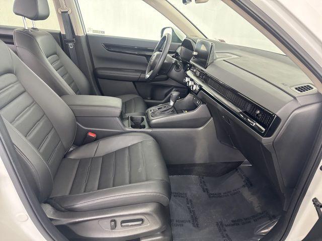 Photo of 2025 Platinum White Pearl Honda CR-V