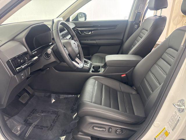 Photo of 2025 Platinum White Pearl Honda CR-V