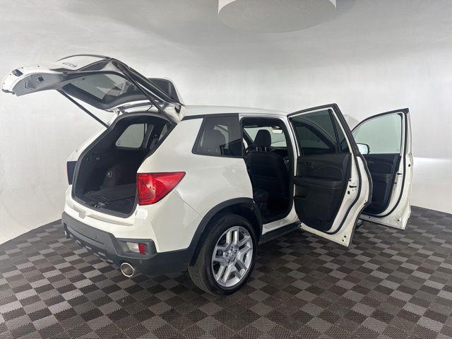Photo of 2024 Platinum White Pearl Honda Passport