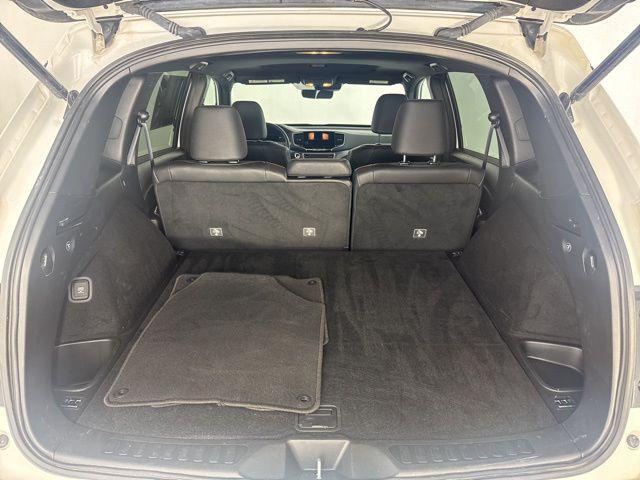 Photo of 2024 Platinum White Pearl Honda Passport