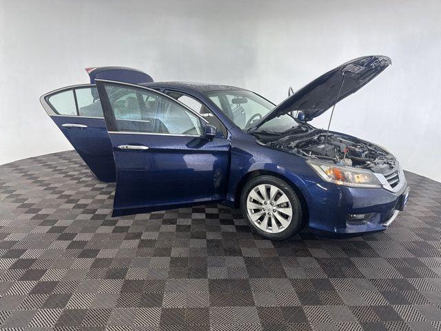 Photo of 2014 Obsidian Blue Pearl Honda Accord