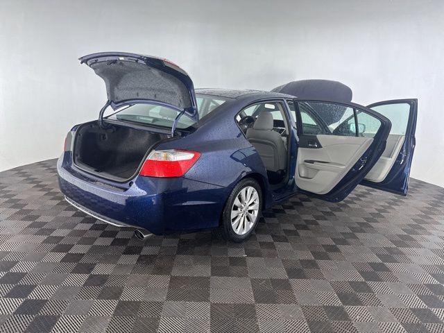 Photo of 2014 Obsidian Blue Pearl Honda Accord