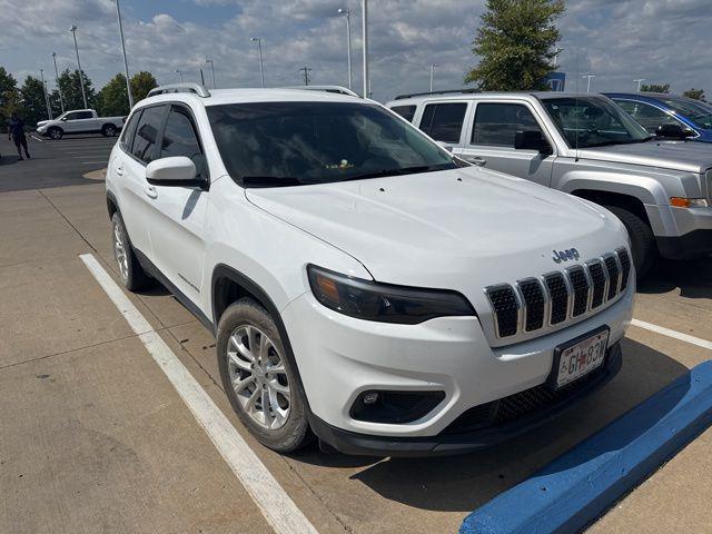 Photo of 2019 Bright White Clearcoat Jeep Cherokee