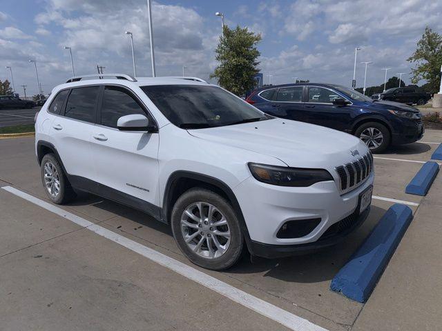 Photo of 2019 Bright White Clearcoat Jeep Cherokee