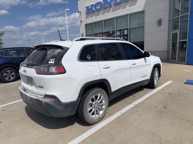 Photo of 2019 Bright White Clearcoat Jeep Cherokee