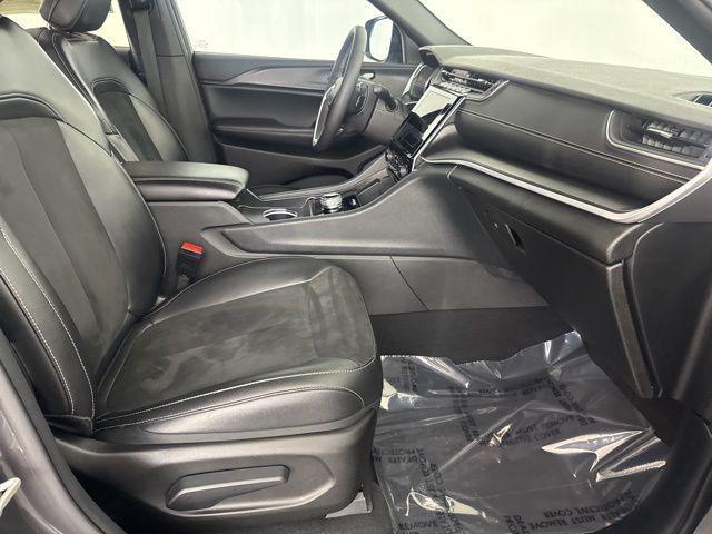 Photo of 2024 Baltic Gray Metallic Clearcoat Jeep Grand Cherokee L