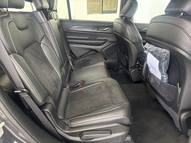 Photo of 2024 Baltic Gray Metallic Clearcoat Jeep Grand Cherokee L