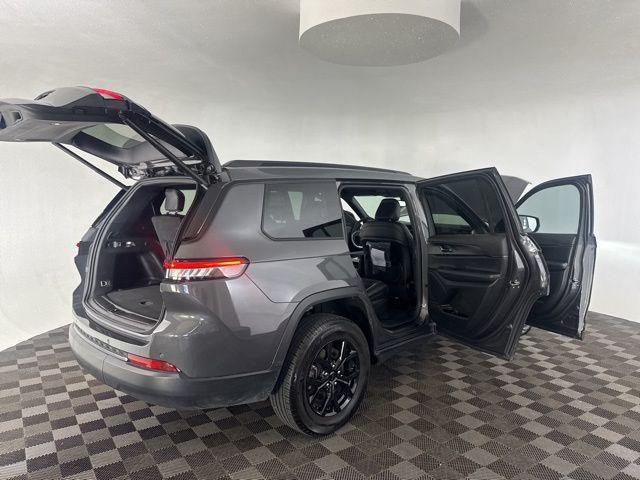 Photo of 2024 Baltic Gray Metallic Clearcoat Jeep Grand Cherokee L
