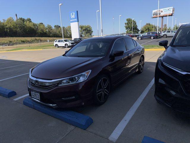 Photo of 2016 Basque Red Pearl II Honda Accord