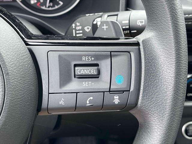 Photo of 2023 Super Black Nissan Rogue