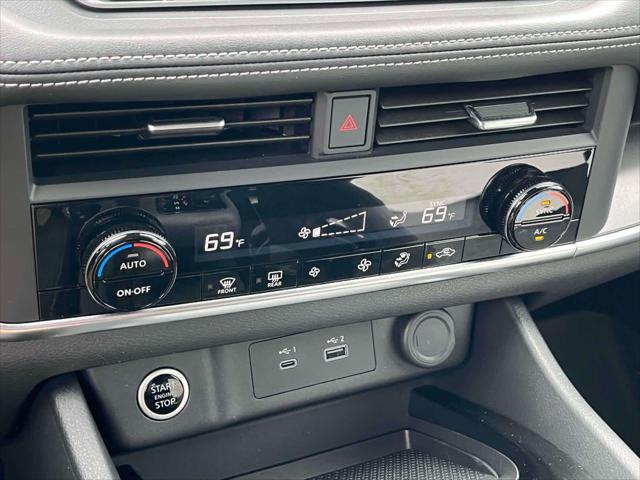 Photo of 2023 Super Black Nissan Rogue