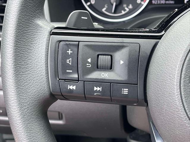 Photo of 2023 Super Black Nissan Rogue