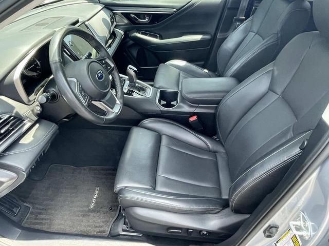 Photo of 2023 Ice Silver Metallic Subaru Outback