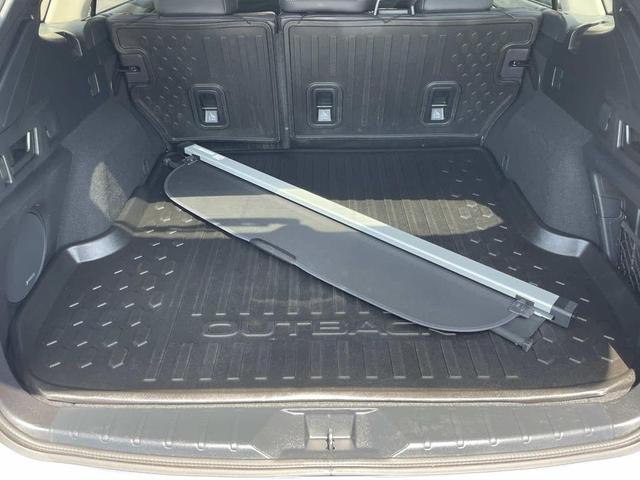 Photo of 2023 Ice Silver Metallic Subaru Outback