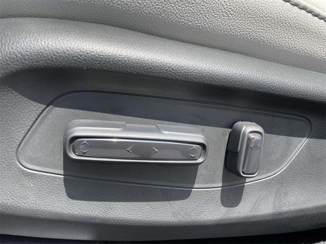 Photo of 2026 Solar Silver Metallic Honda HR-V