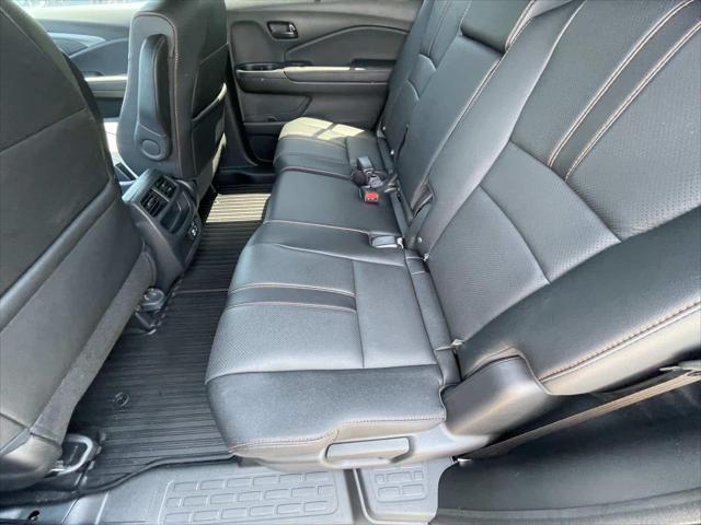 Photo of 2022 Lunar Silver Metallic Honda Passport