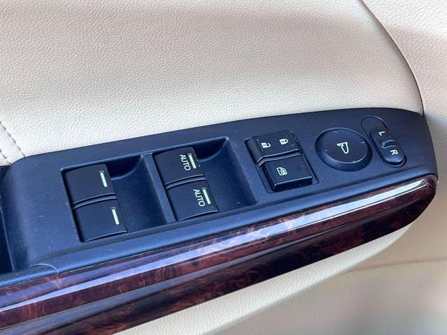 Photo of 2010 White Diamond Pearl Honda Accord Crosstour