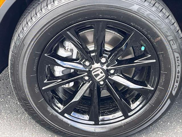 Photo of 2024 Lunar Silver Metallic Honda CR-V Hybrid
