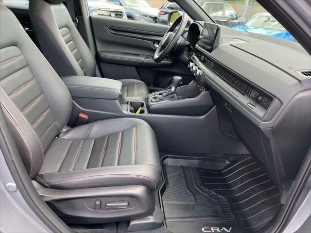 Photo of 2024 Lunar Silver Metallic Honda CR-V Hybrid