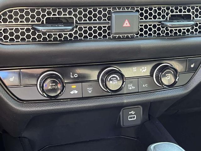 Photo of 2024 Crystal Black Pearl Honda HR-V